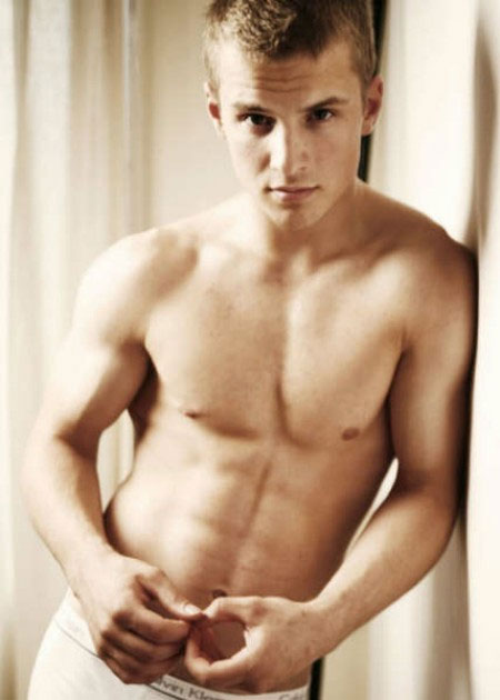 Freddie Stroma